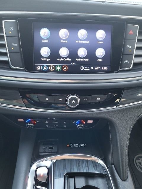 Used 2023 Buick Enclave Essence image 10