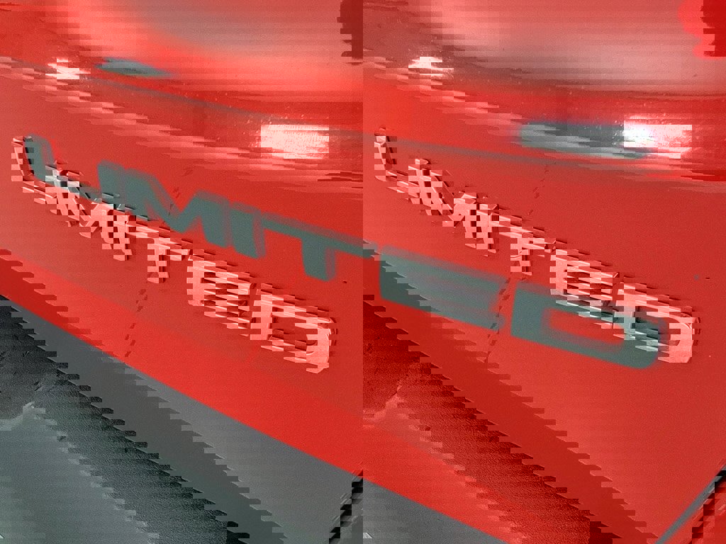 Used 2016 Jeep Renegade Limited image 9