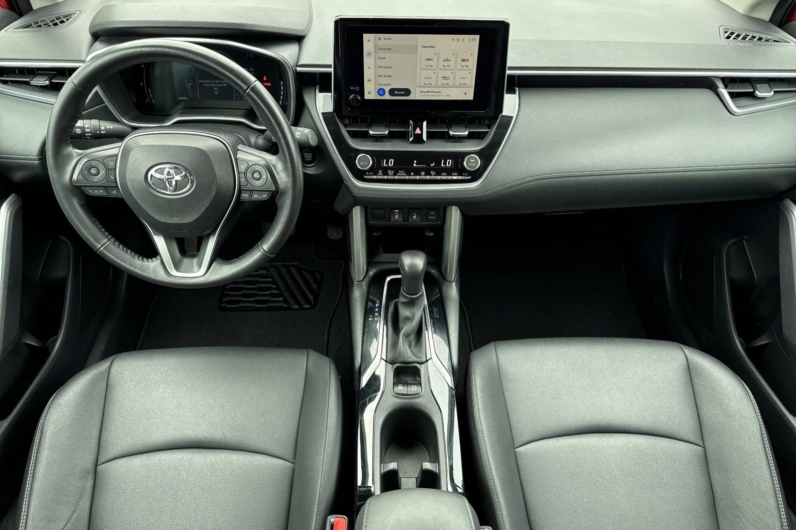 Used 2024 Toyota Corolla Cross XLE image 14