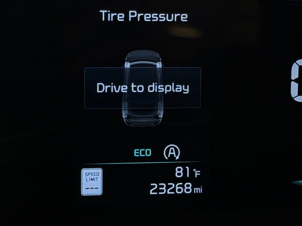 Used 2024 Kia Telluride EX w/ EX Captain's Chair Package FWD image 15