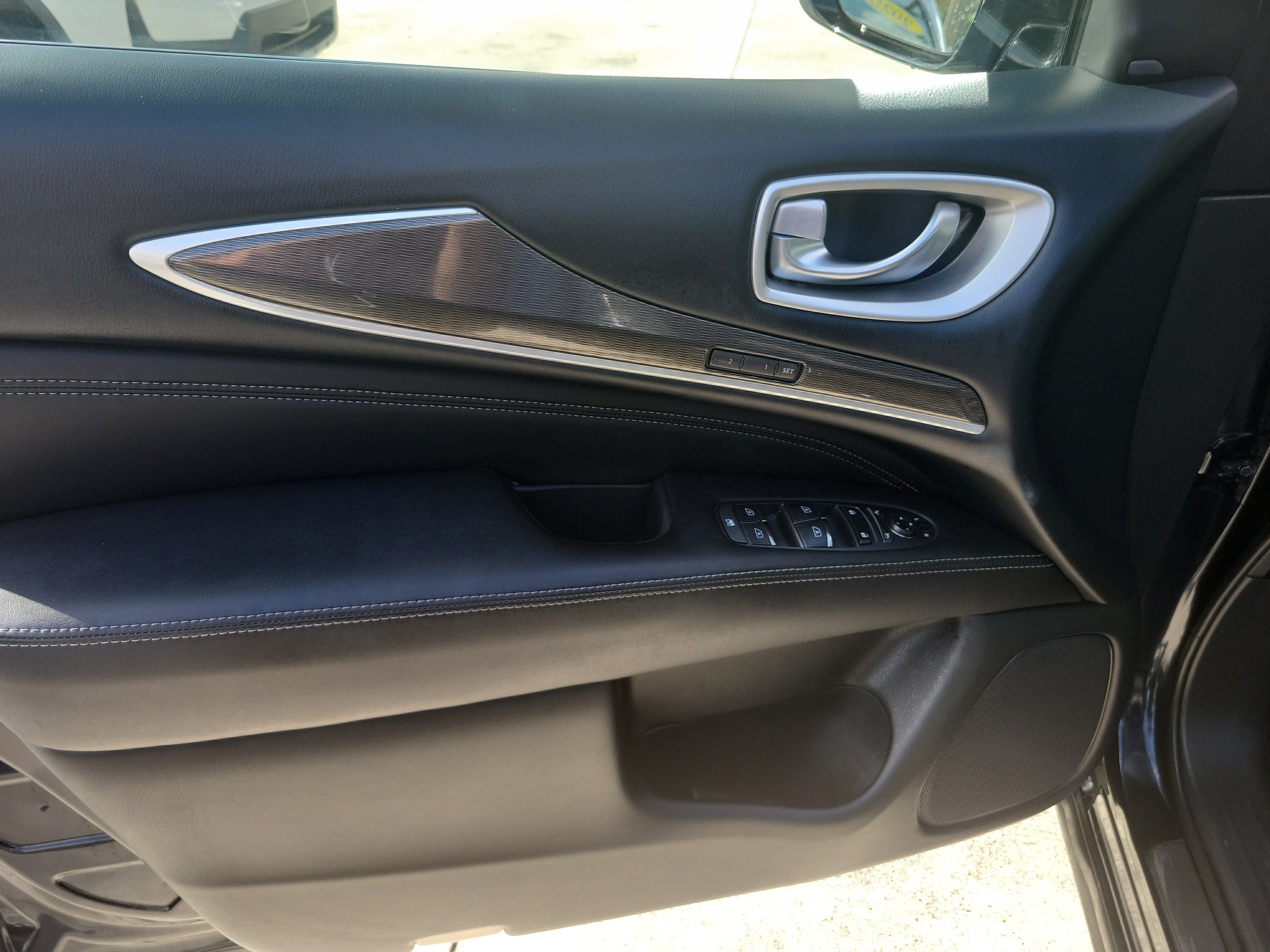 Used 2020 INFINITI QX60 Luxe w/ Essential Package FWD image 22