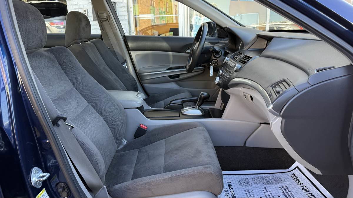Used 2010 Honda Accord EX image 10
