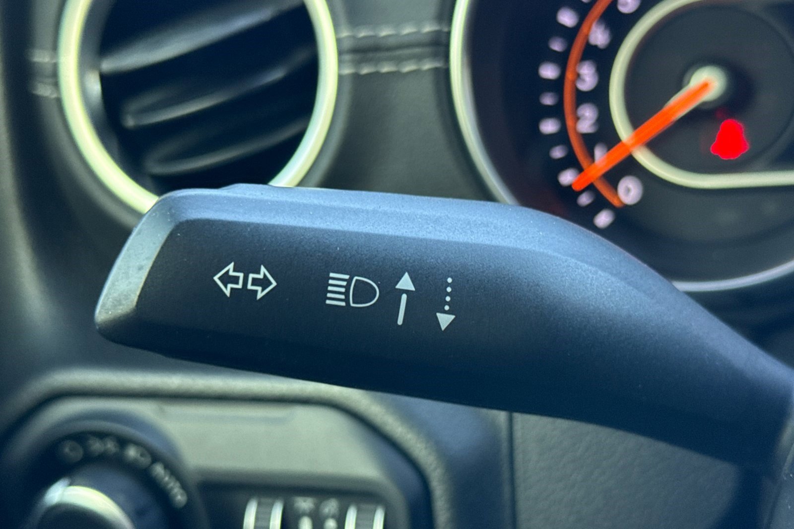 Used 2018 Jeep Wrangler Unlimited Sahara image 31