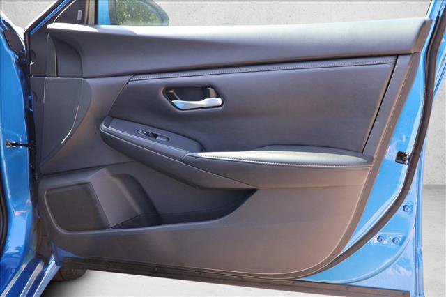 Used 2024 Nissan Sentra SV FWD image 29