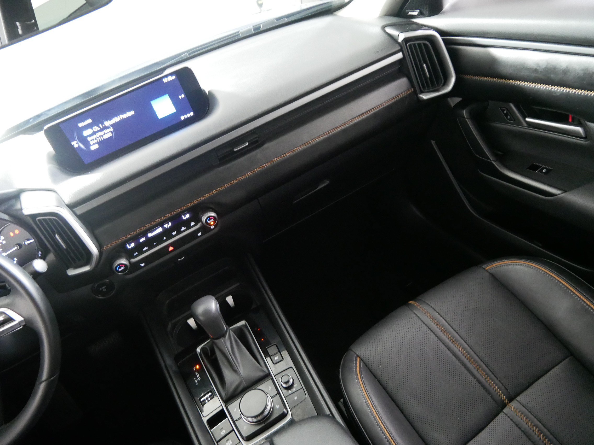 Used 2025 MAZDA CX-50 AWD 2.5 Hybrid w/ Premium Pkg image 11