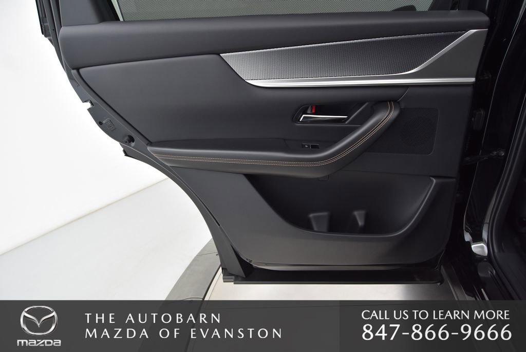 Used 2025 MAZDA CX-70 Plug-In Hybrid w/ Premium Pkg image 35