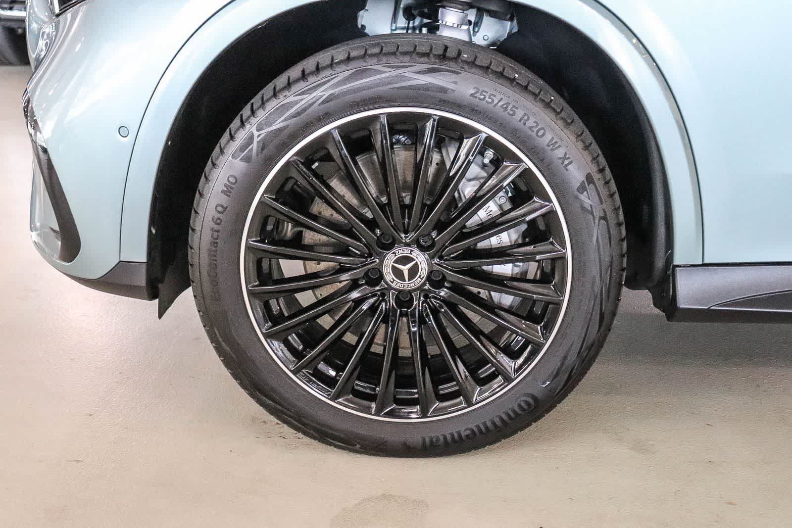 Used 2025 Mercedes-Benz GLC 300 4MATIC image 9