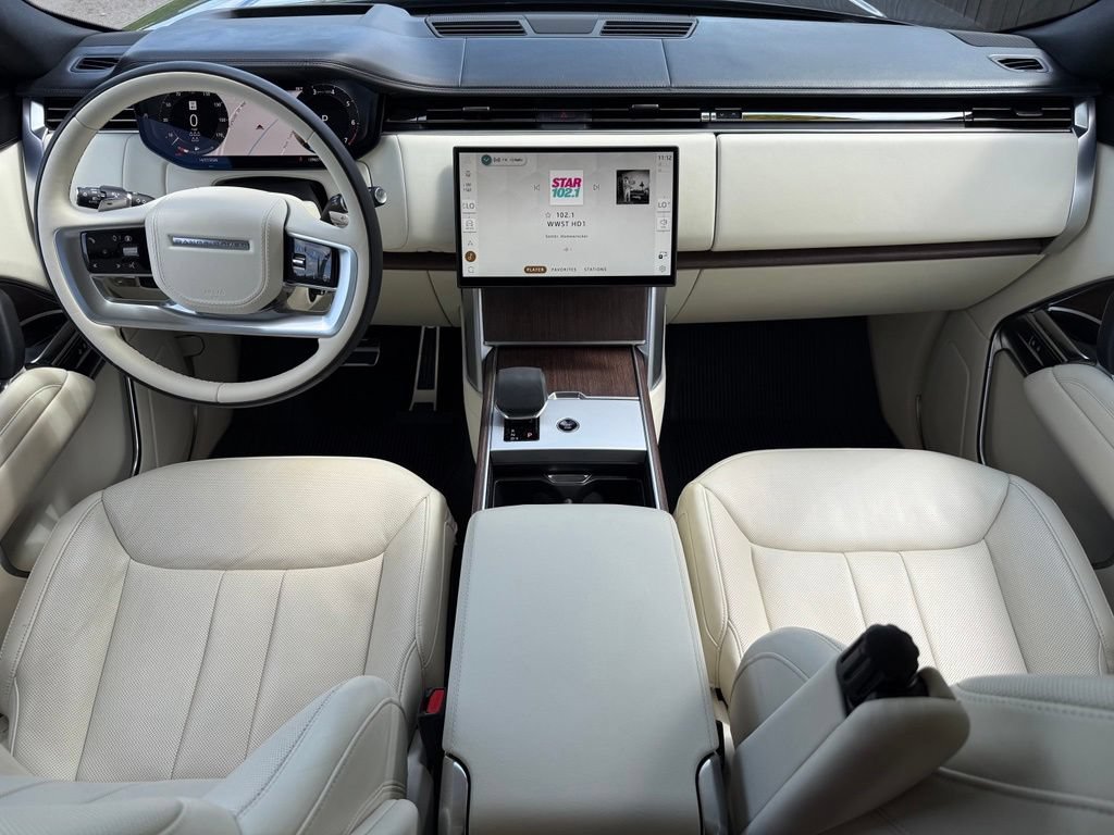 Certified 2025 Land Rover Range Rover Long Wheelbase SE AWD/4WD image 17