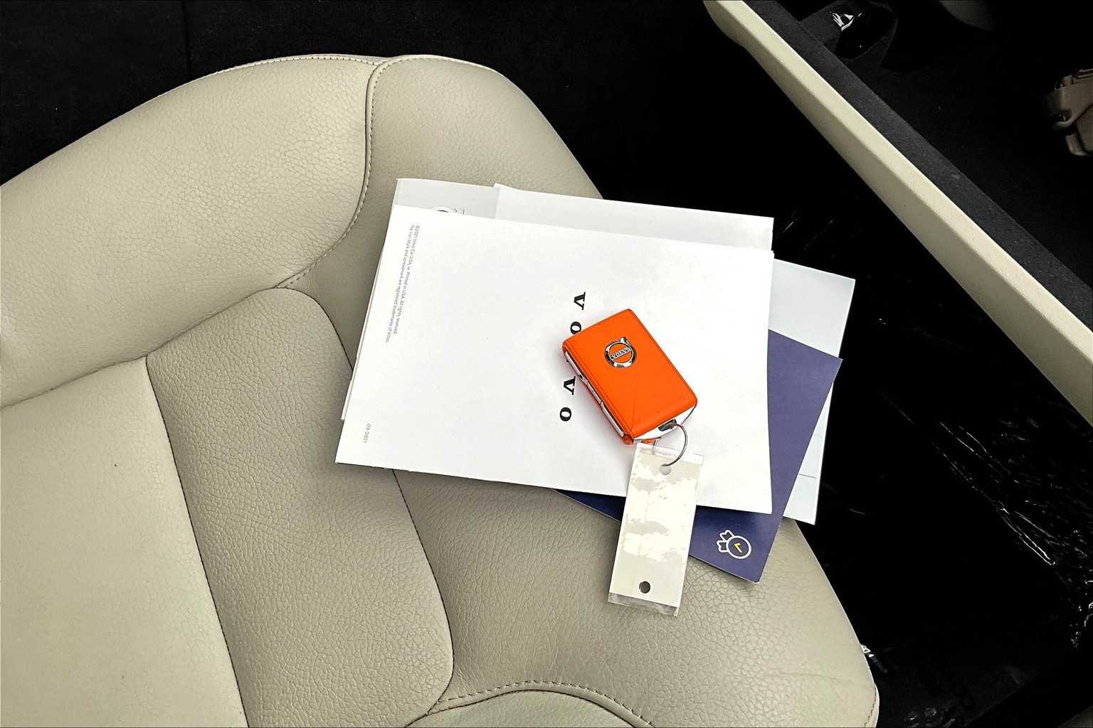 Used 2022 Volvo XC90 T6 Momentum w/ Climate Package image 20