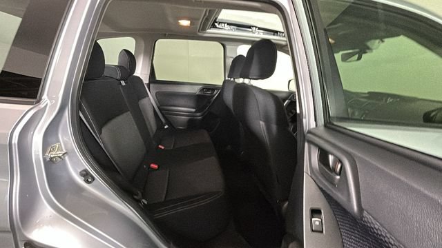 Used 2017 Subaru Forester 2.5i Premium AWD/4WD image 29