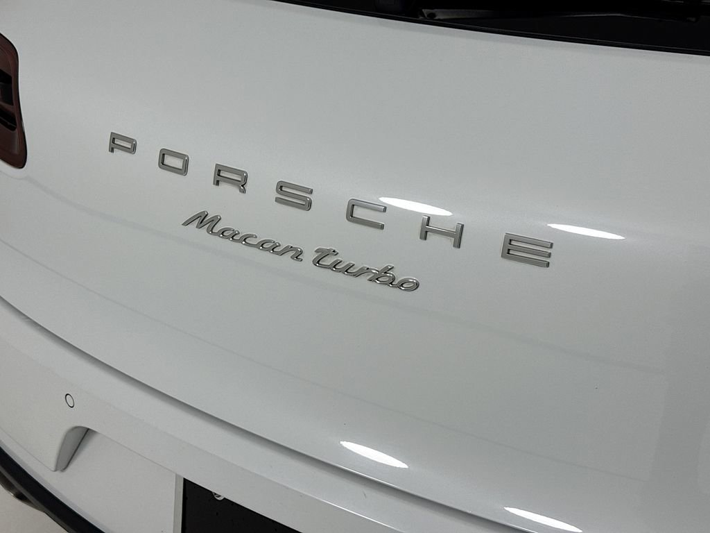 Certified 2016 Porsche Macan Turbo image 34