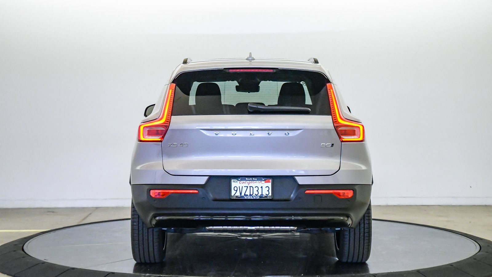 Certified 2026 Volvo XC40 B5 Ultra w/ Protection Package Premier AWD/4WD image 3