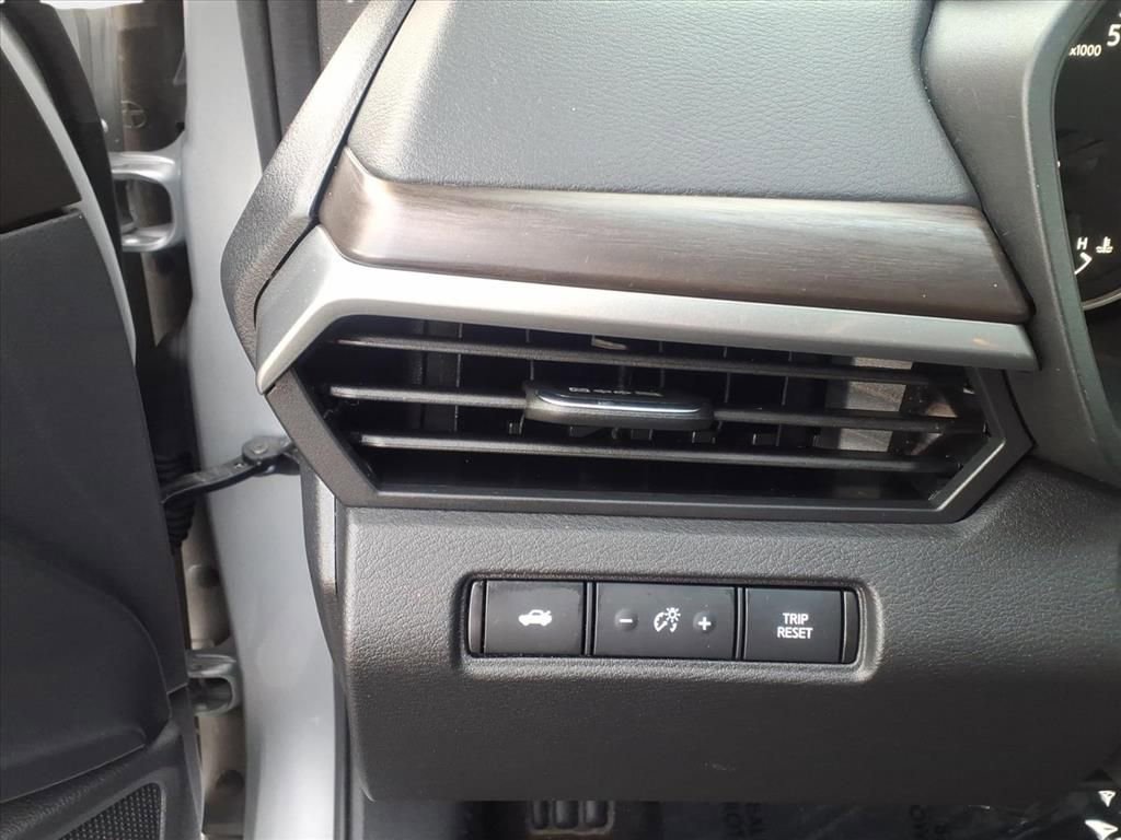 Used 2024 Nissan Altima 2.5 SV image 24