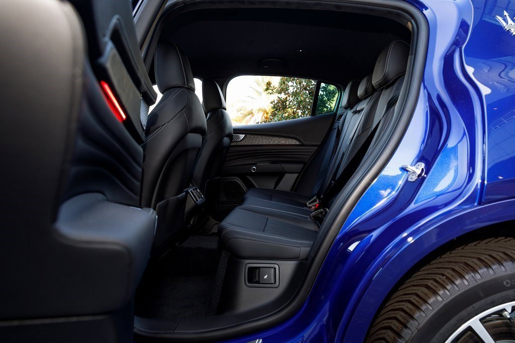 New 2025 Maserati Grecale GT image 30