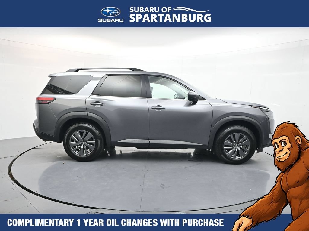 Used 2025 Nissan Pathfinder SV FWD image 9