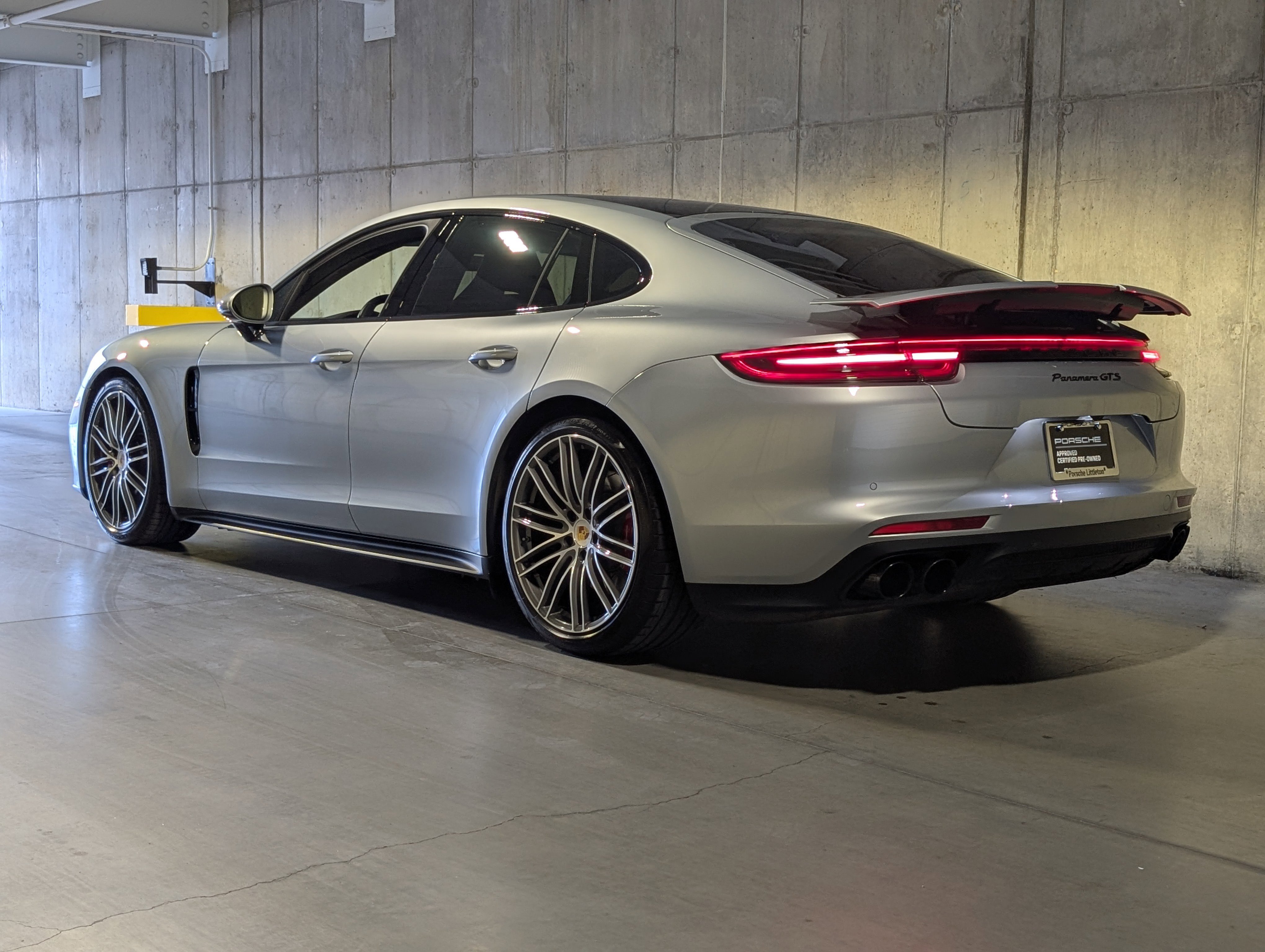 Certified 2020 Porsche Panamera GTS image 3