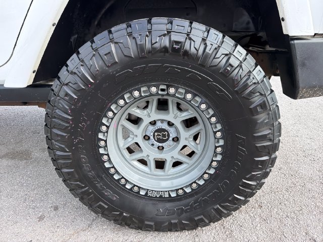 Used 2014 Jeep Wrangler Unlimited Rubicon w/ Connectivity Group AWD/4WD image 31