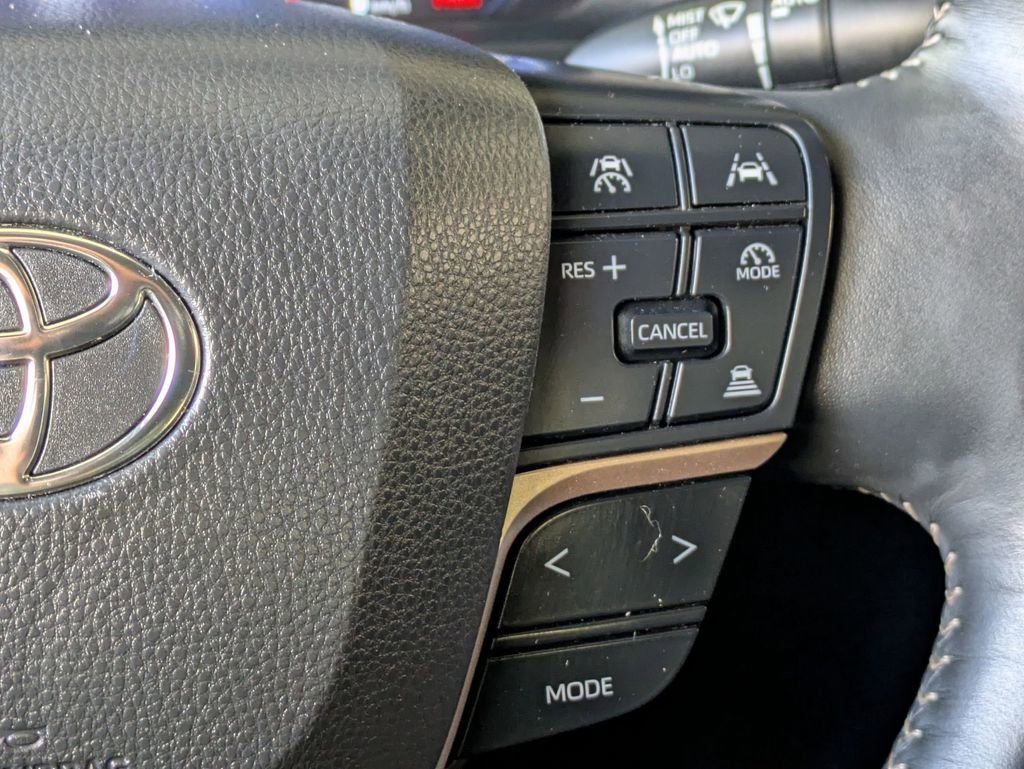 Used 2024 Toyota Crown Limited image 21
