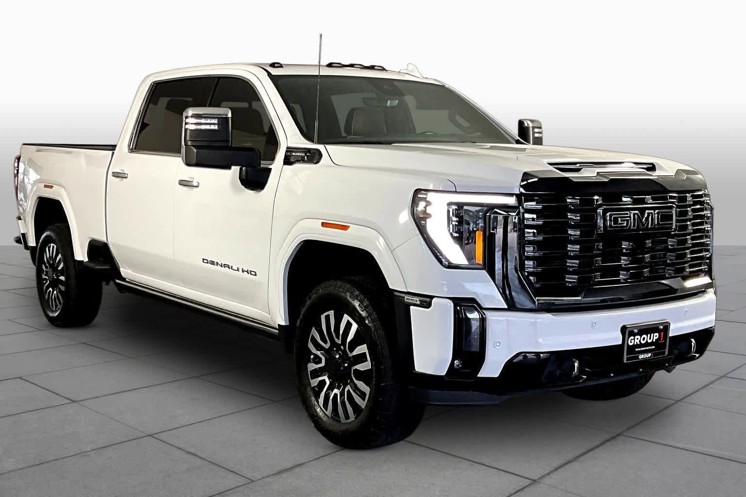 Certified 2024 GMC Sierra 2500 Denali Ultimate AWD/4WD image 3