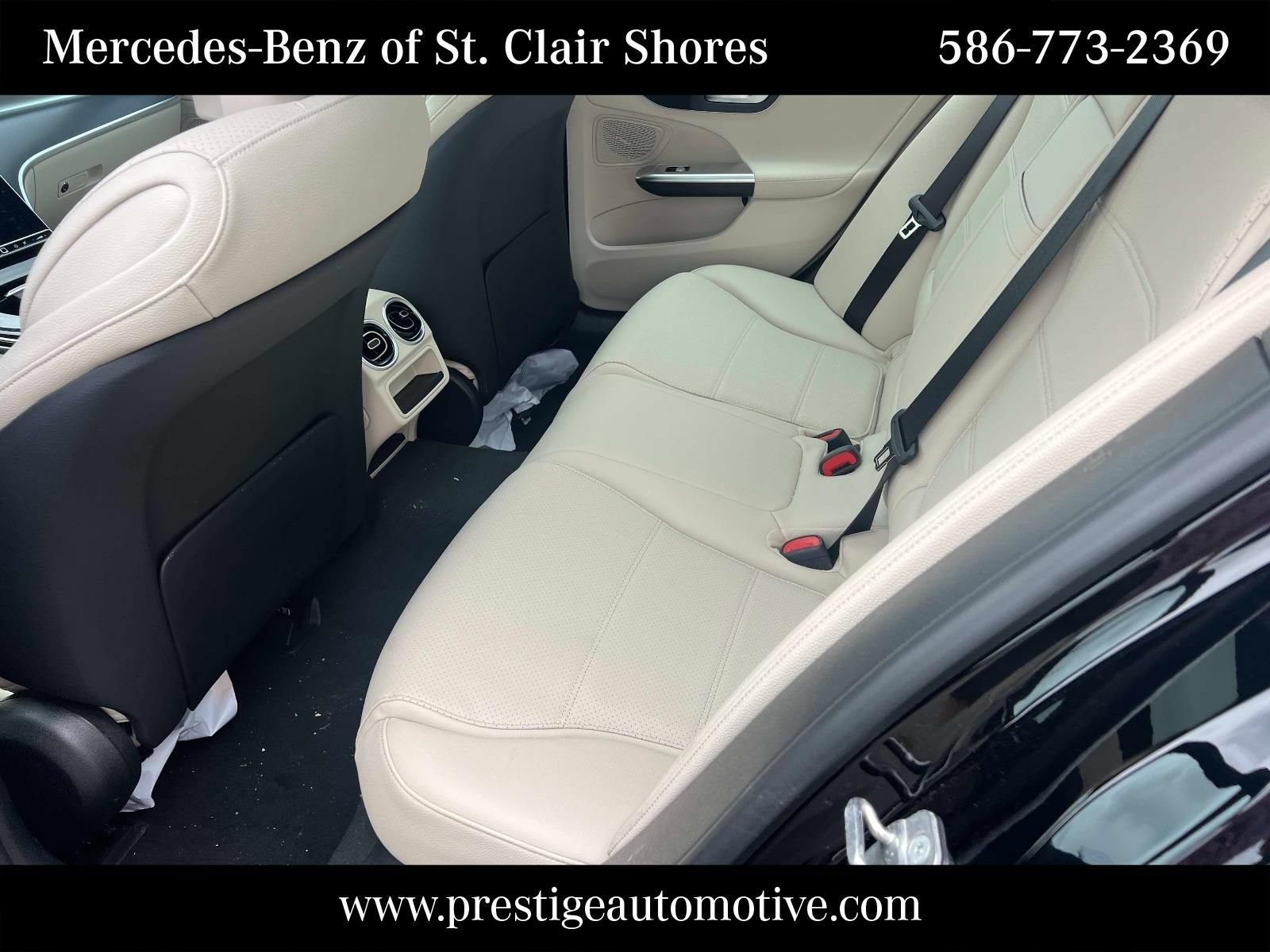 Used 2025 Mercedes-Benz C 300 4MATIC Sedan image 14