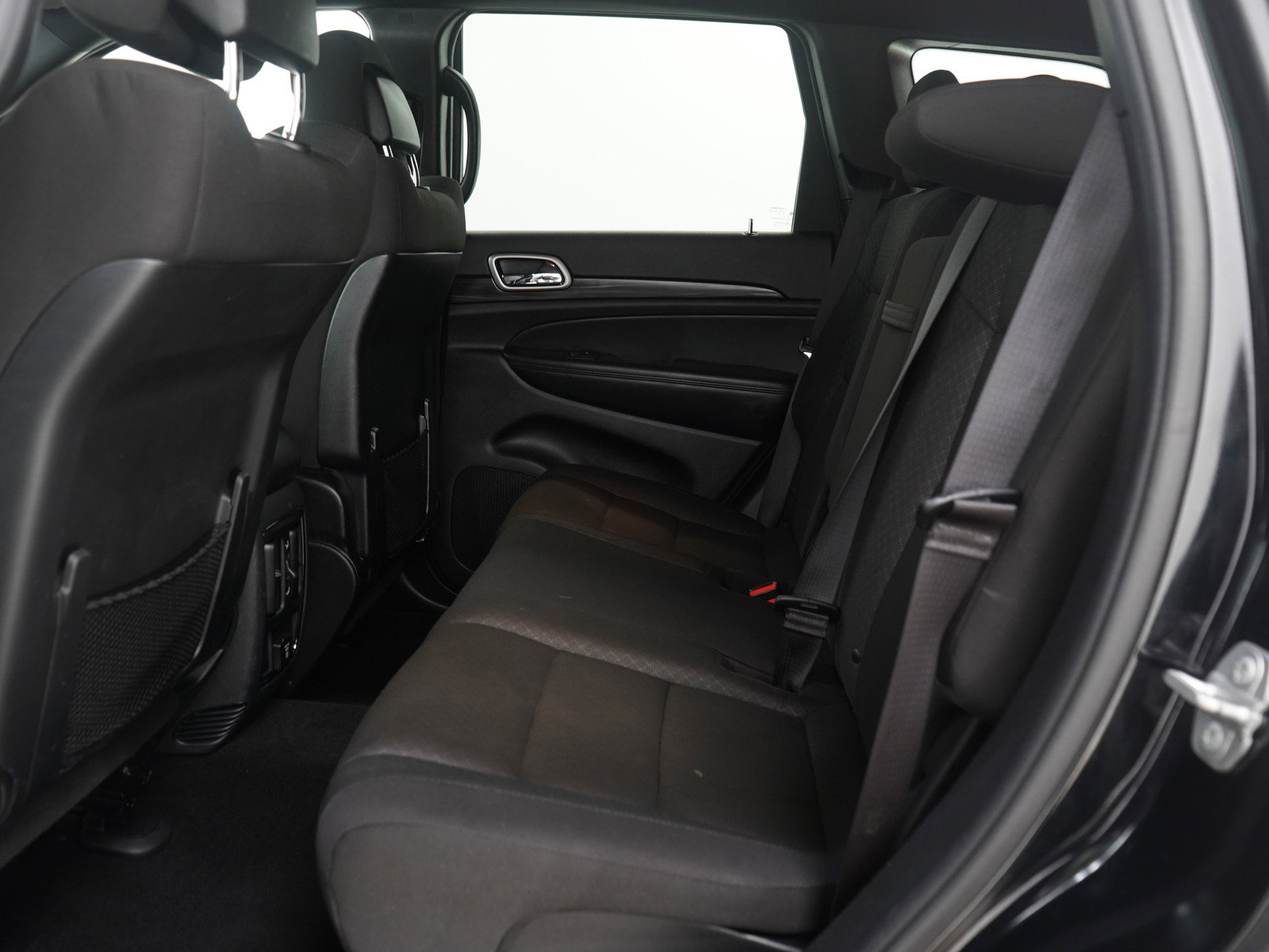 Used 2020 Jeep Grand Cherokee Laredo w/ Security & Convenience Group image 15