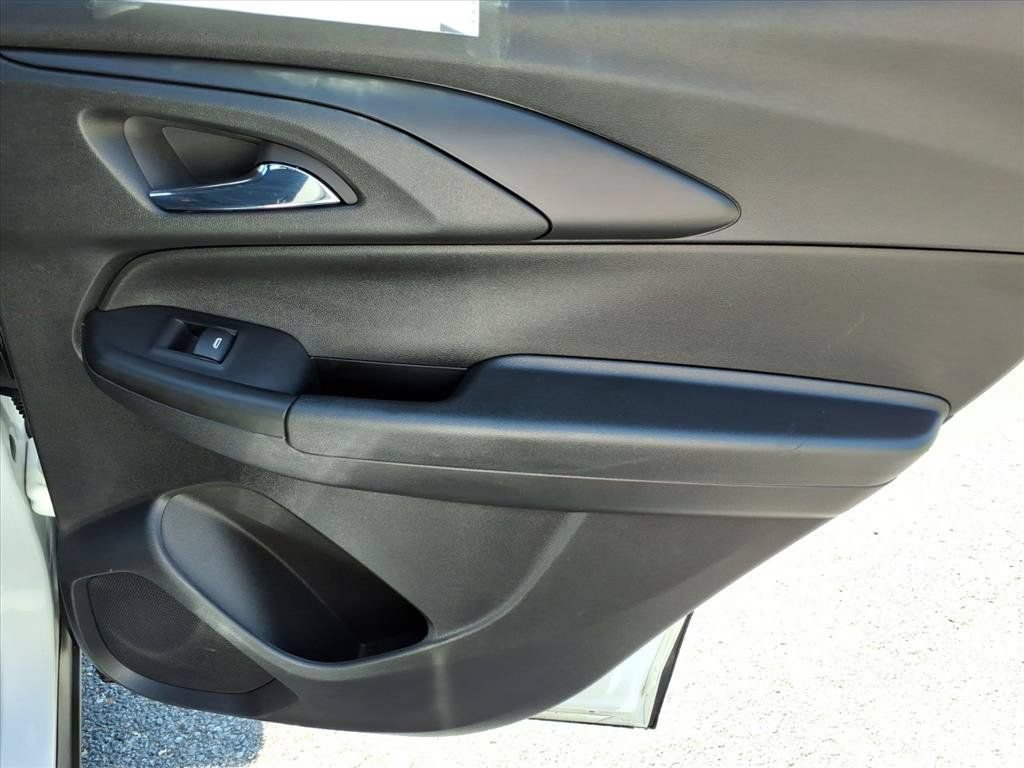 Used 2023 Chevrolet TrailBlazer RS w/ Sun and Liftgate Package AWD/4WD image 16