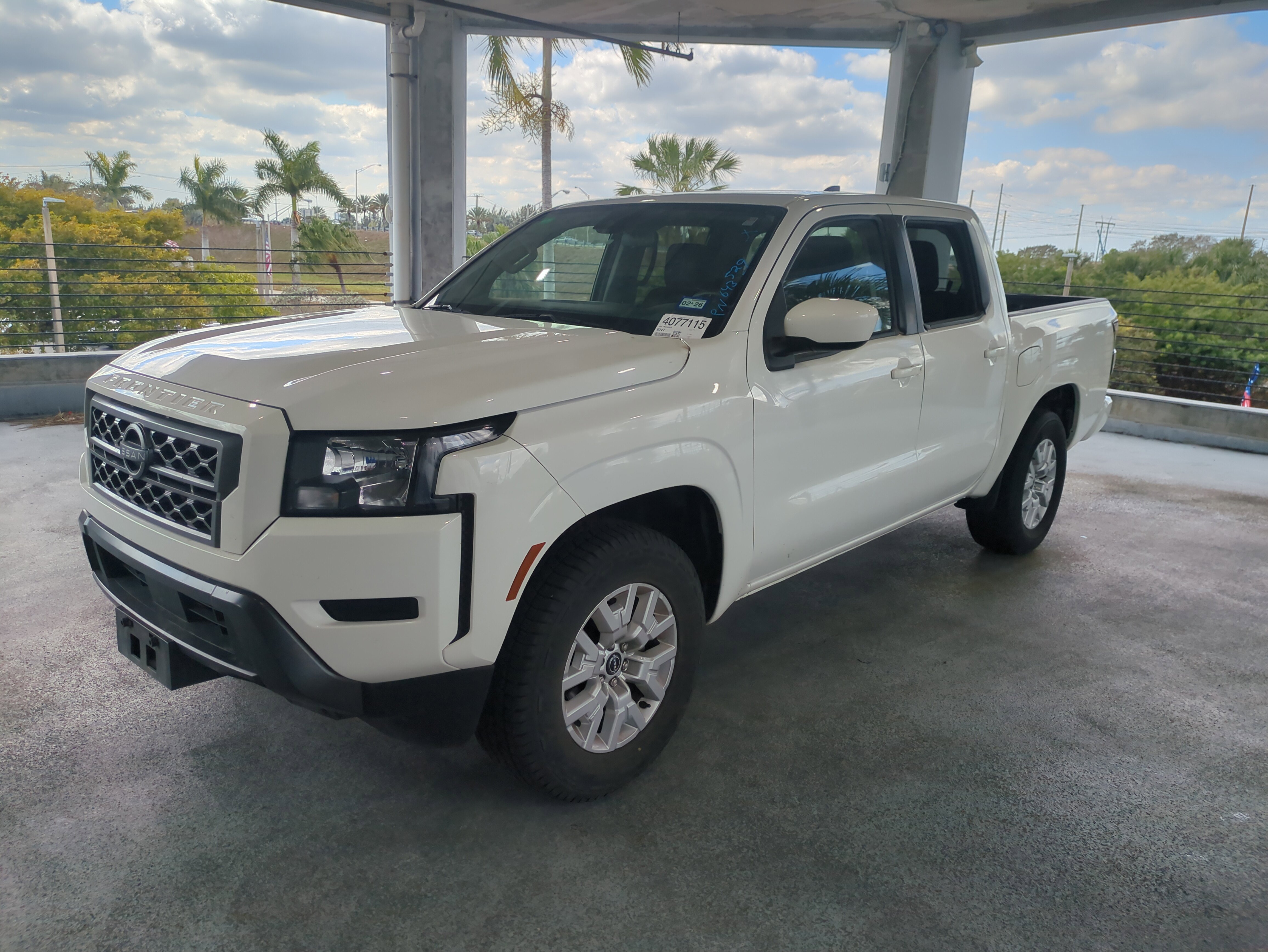 Used 2023 Nissan Frontier SV image 9