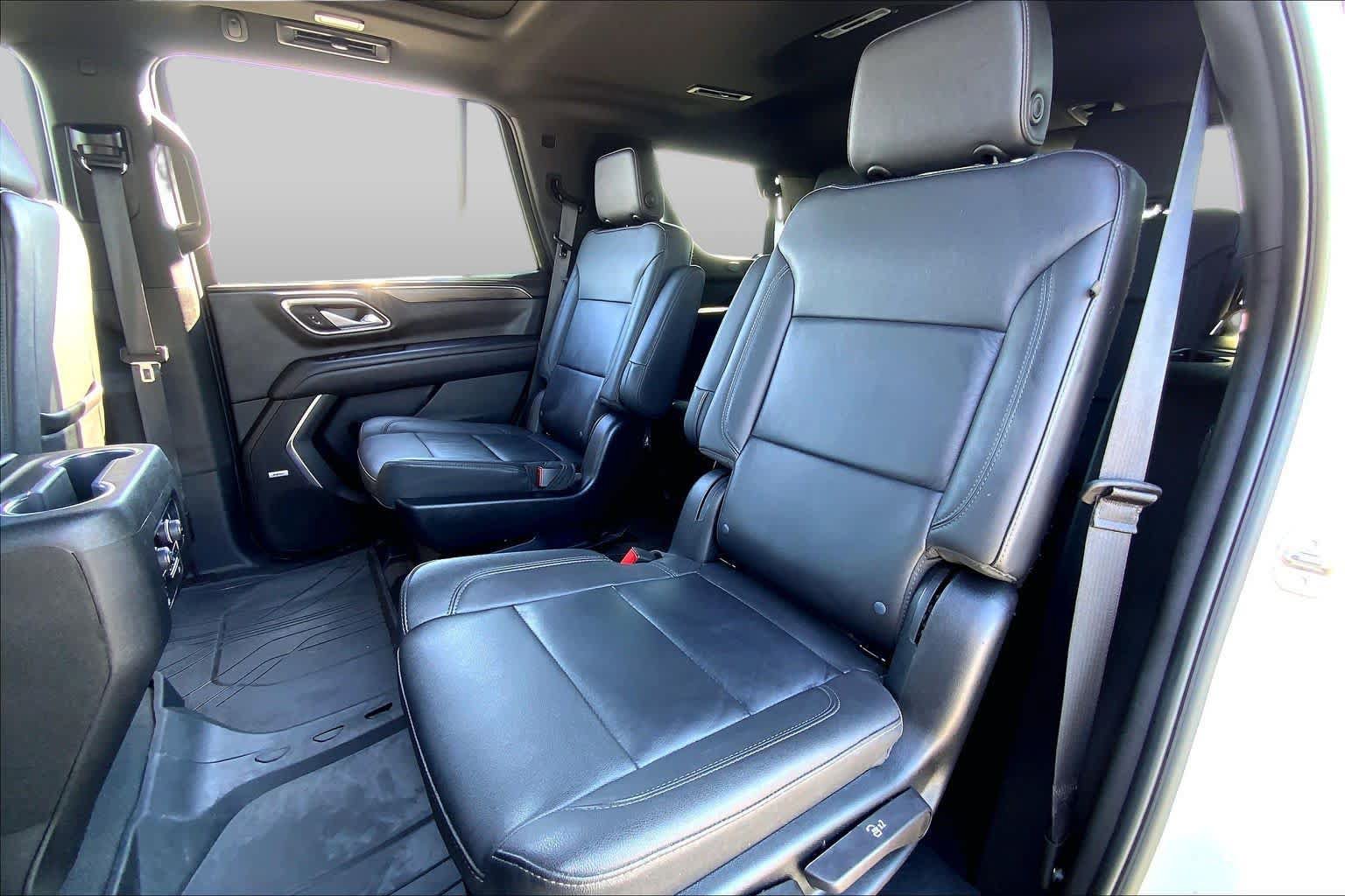 Used 2023 Chevrolet Tahoe Z71 w/ Luxury Package AWD/4WD image 39