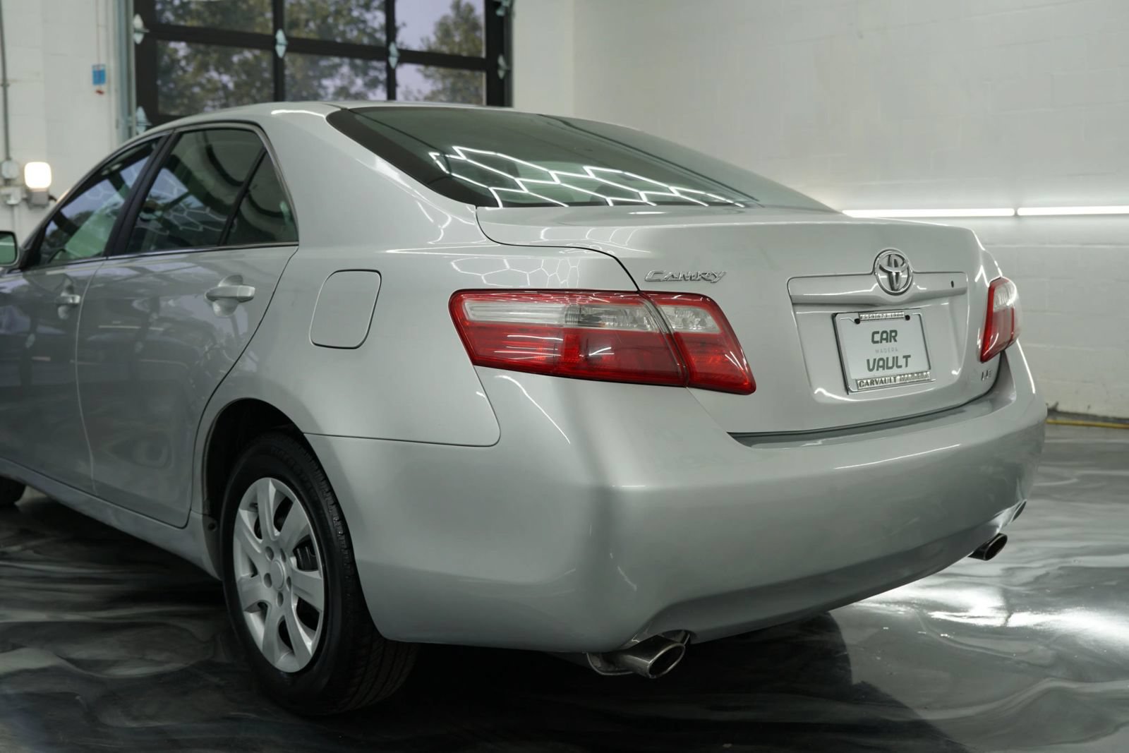 Used 2009 Toyota Camry LE FWD image 11