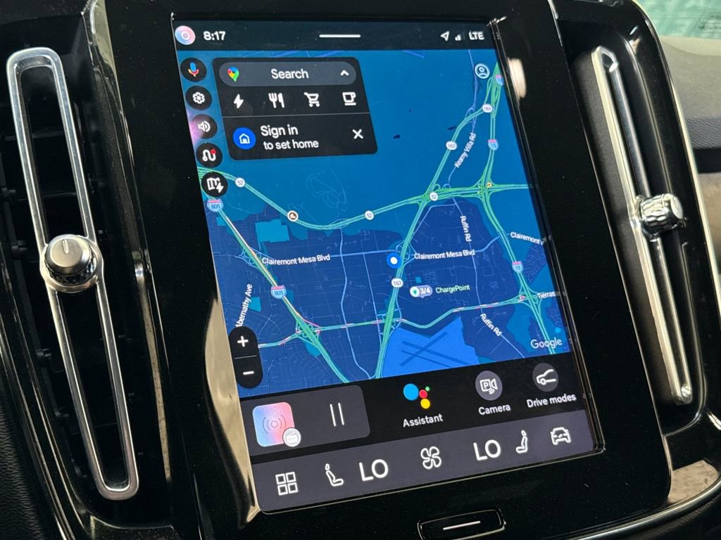 Certified 2023 Volvo XC40 Recharge Plus image 18