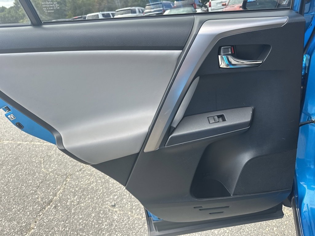 Used 2018 Toyota RAV4 XLE image 25