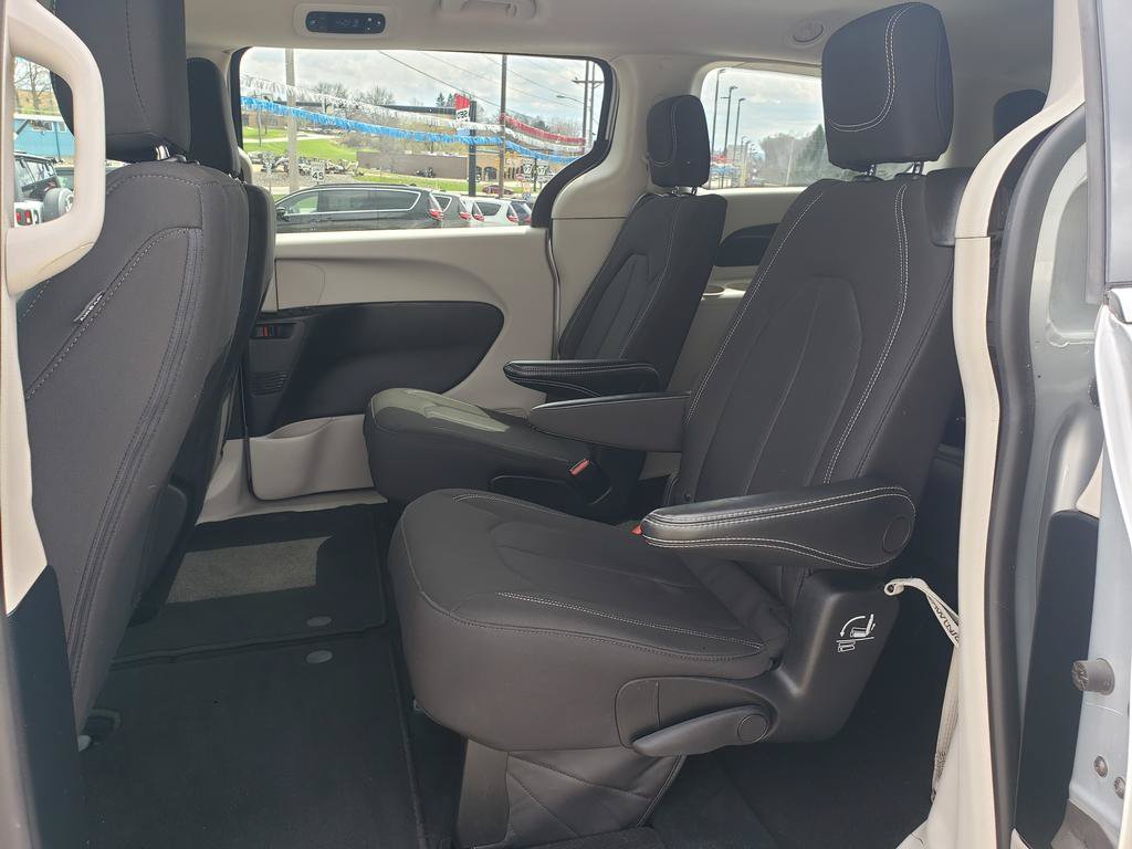 Certified 2023 Chrysler Voyager LX FWD image 12