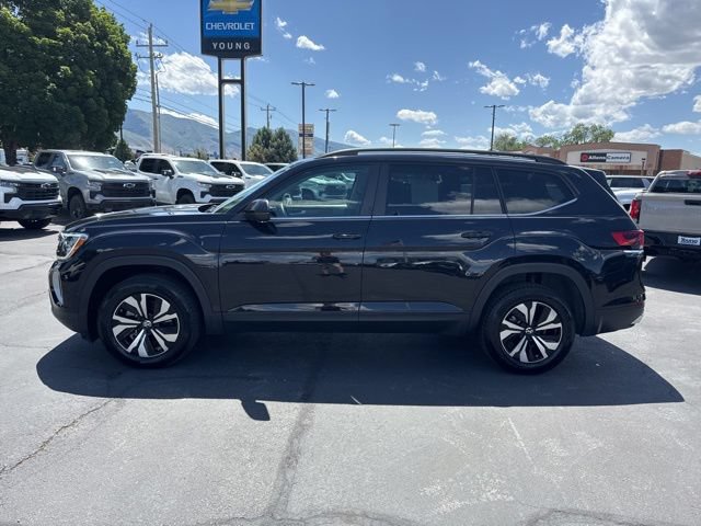 Used 2024 Volkswagen Atlas SE AWD/4WD image 4