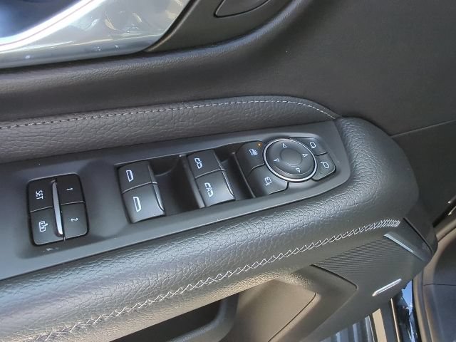 Used 2023 GMC Yukon XL Denali AWD/4WD image 15