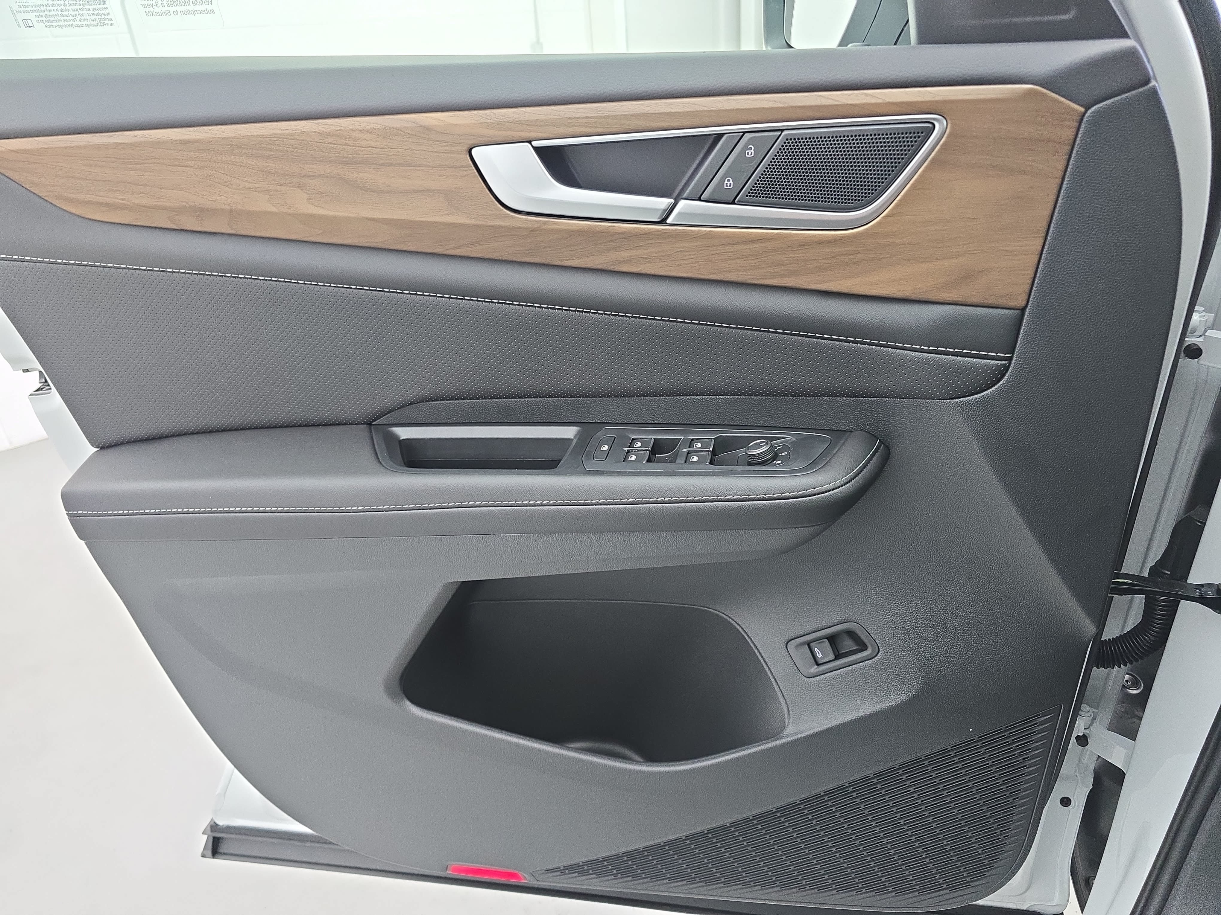 New 2026 Volkswagen Atlas SE FWD image 28