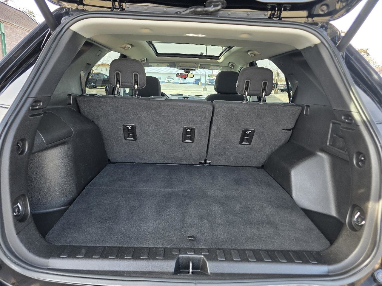 Used 2018 Chevrolet Equinox LT w/ Sun & Infotainment Package image 15