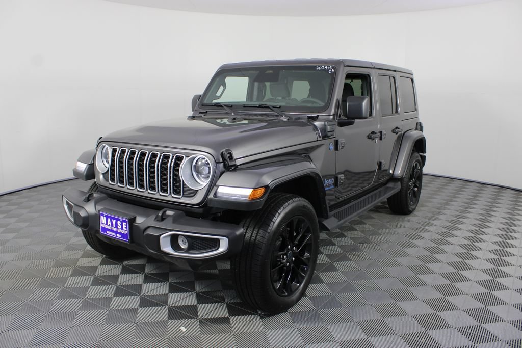 Used 2025 Jeep Wrangler Unlimited Sahara AWD/4WD image 20