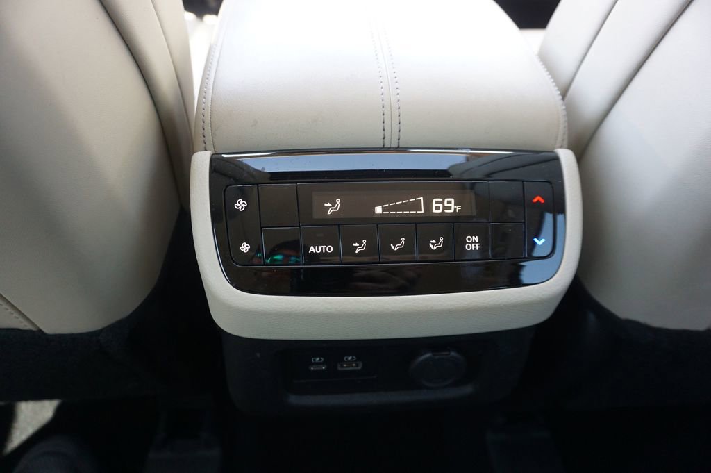 Used 2023 INFINITI QX60 Luxe w/ Performance Audio Package image 16