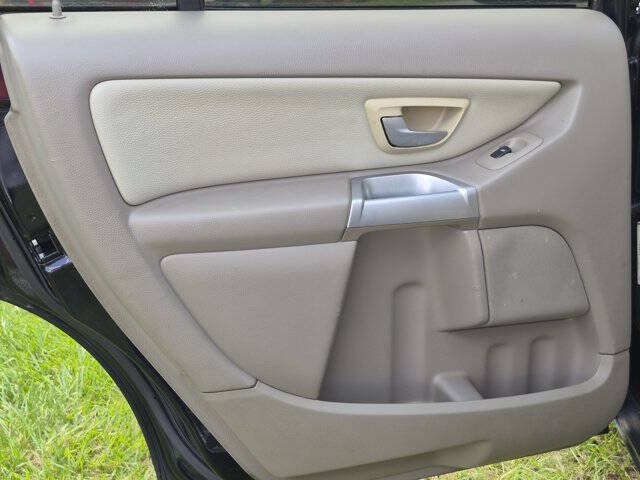 Used 2005 Volvo XC90 2.5T AWD/4WD image 24