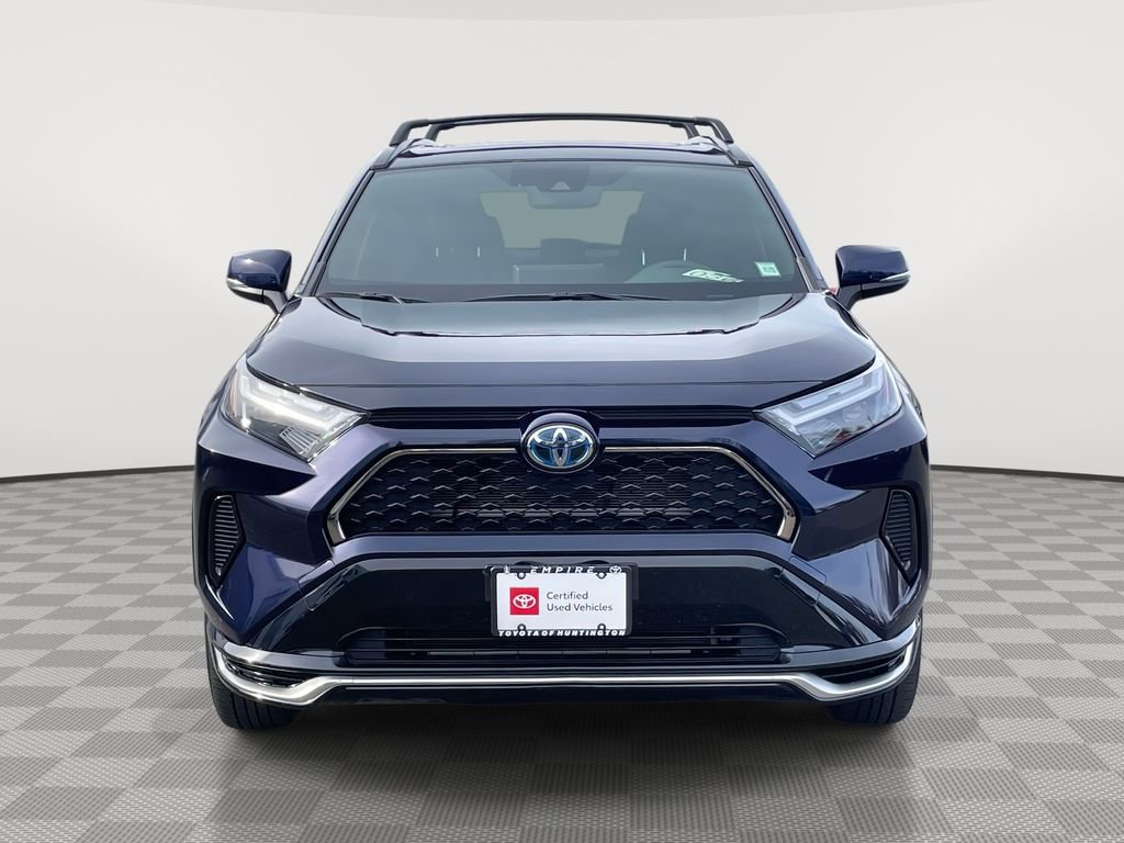 Used 2023 Toyota RAV4 SE image 2