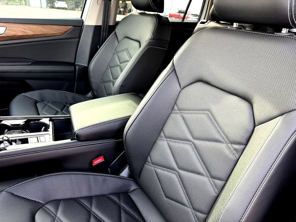 New 2026 Volkswagen Atlas SE FWD image 11