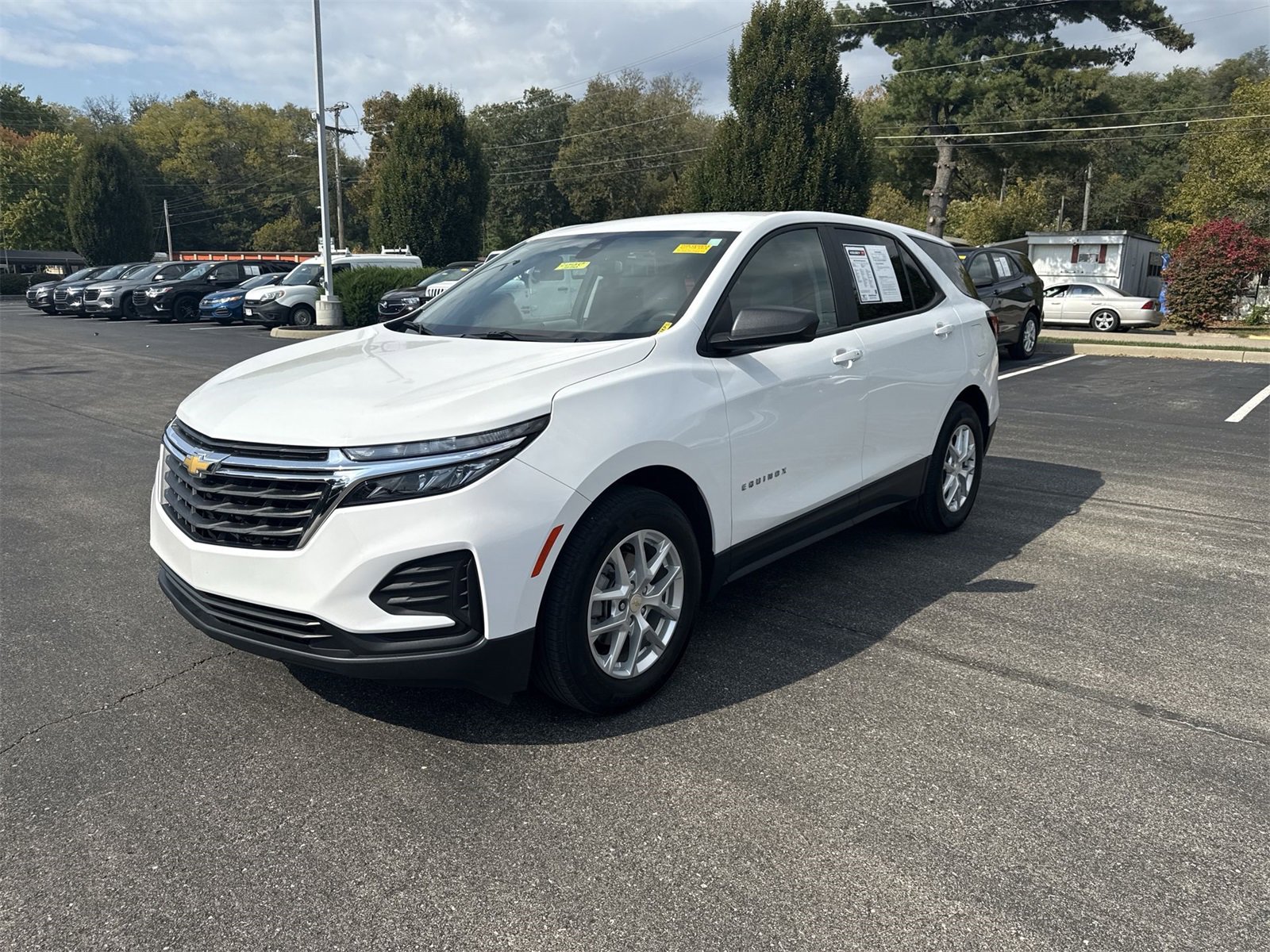 Used 2022 Chevrolet Equinox LS w/ LS Convenience Package image 4