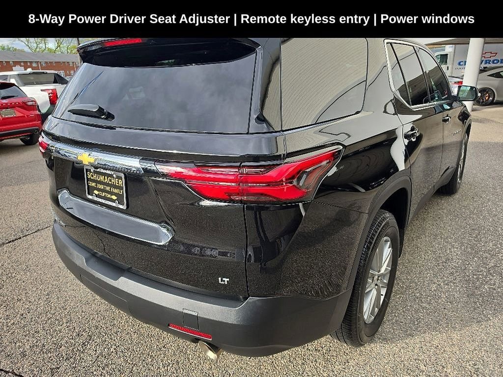Used 2023 Chevrolet Traverse LT AWD/4WD image 3