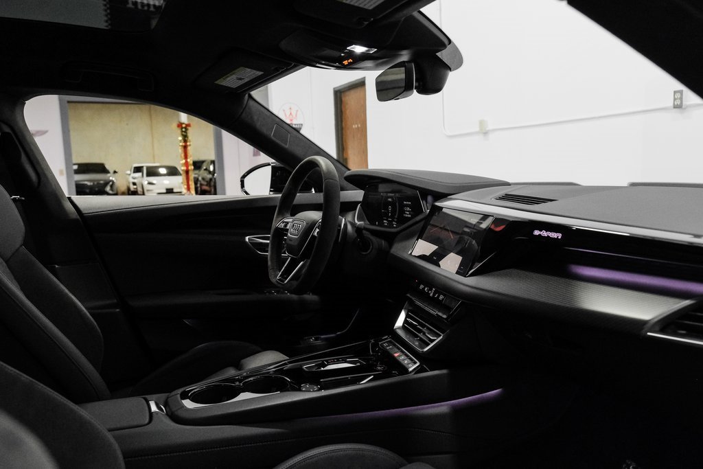 Used 2024 Audi e-tron GT Prestige image 29