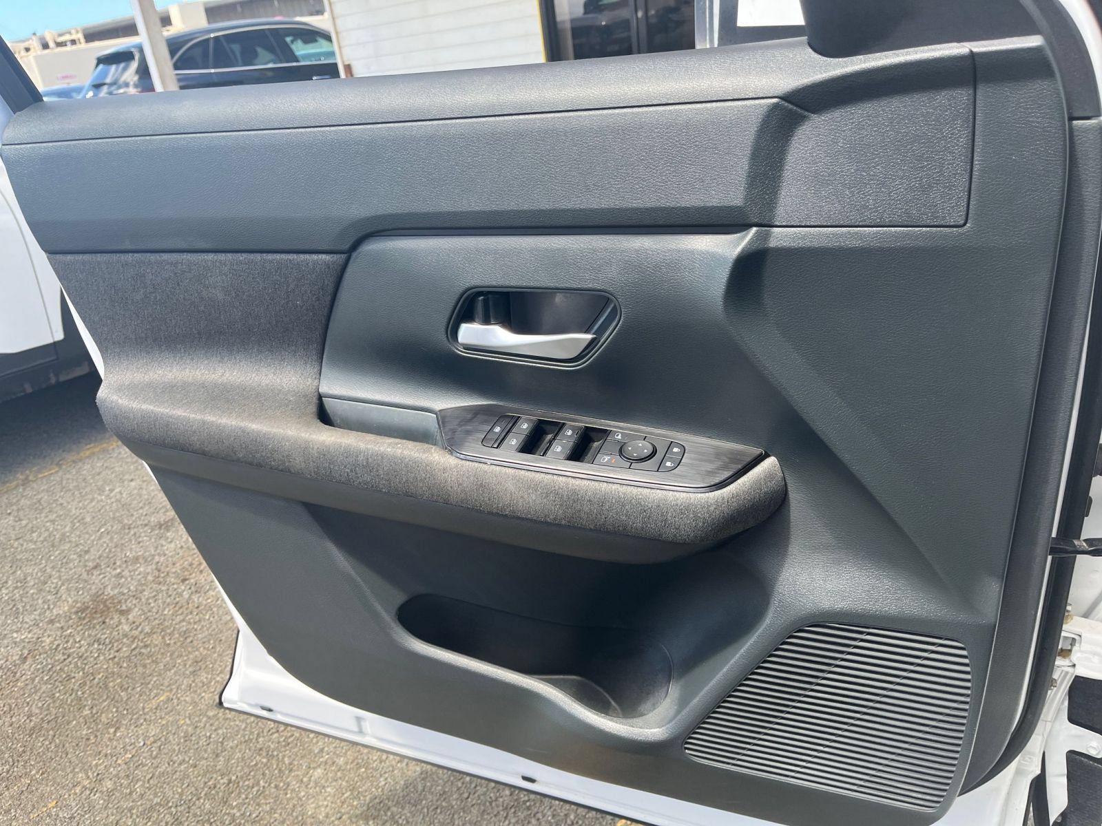 Used 2025 Nissan Kicks SV FWD image 18