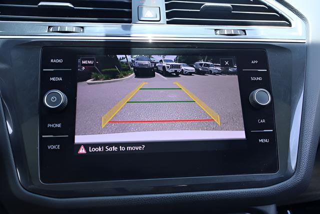 Used 2018 Volkswagen Tiguan SE w/ Panoramic Sunroof Package FWD image 27