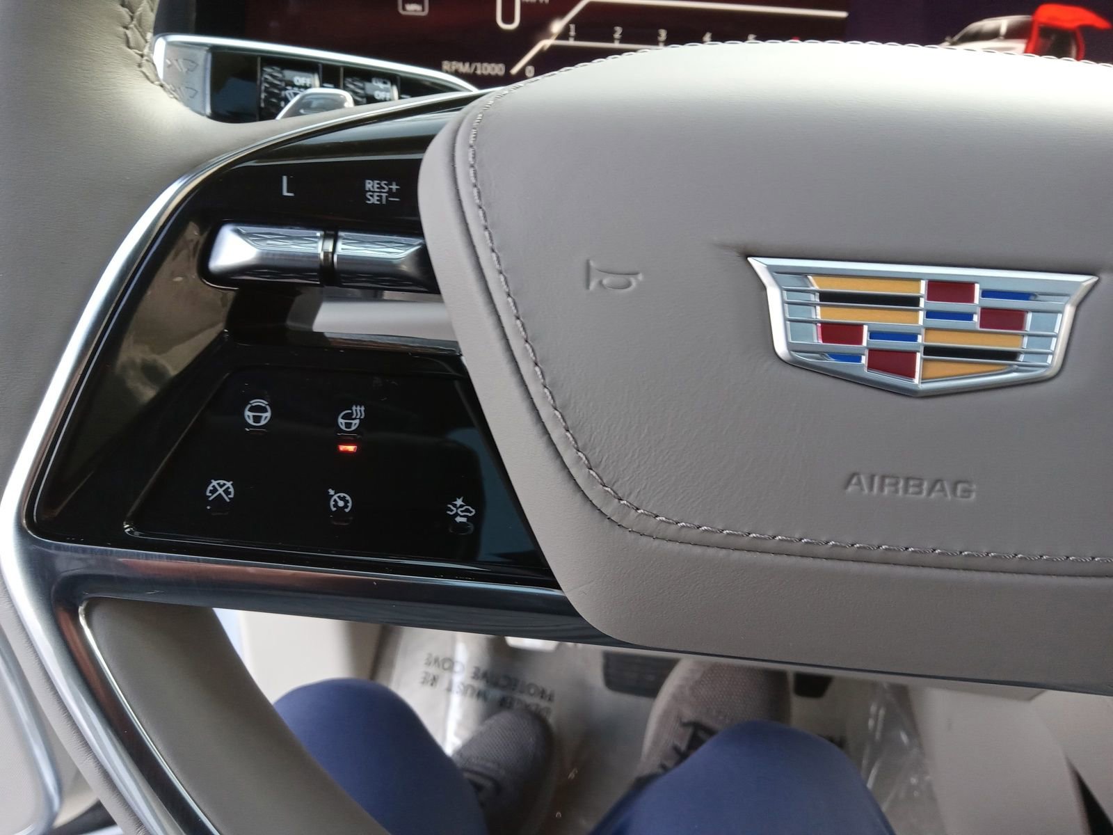 Used 2026 Cadillac Escalade Platinum Sport w/ LPO, ONYX Package image 20