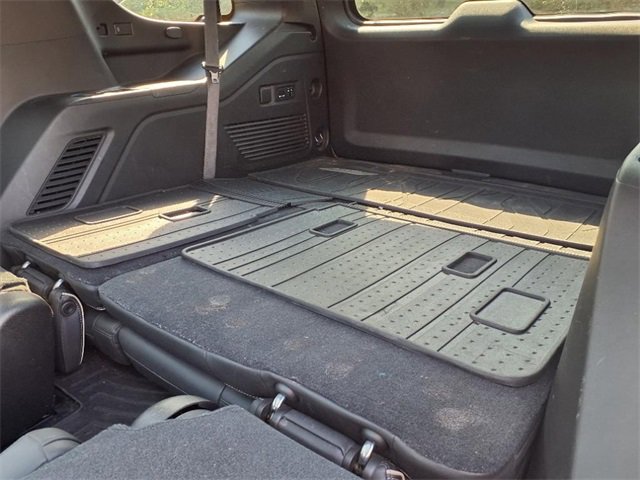 Used 2021 Chevrolet Tahoe Premier w/ Premium Package image 9