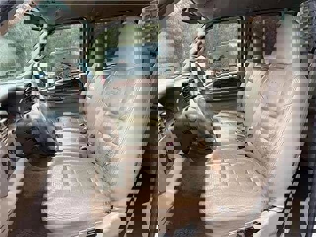 Used 2001 Ford F550 2WD Crew Cab Super Duty image 39