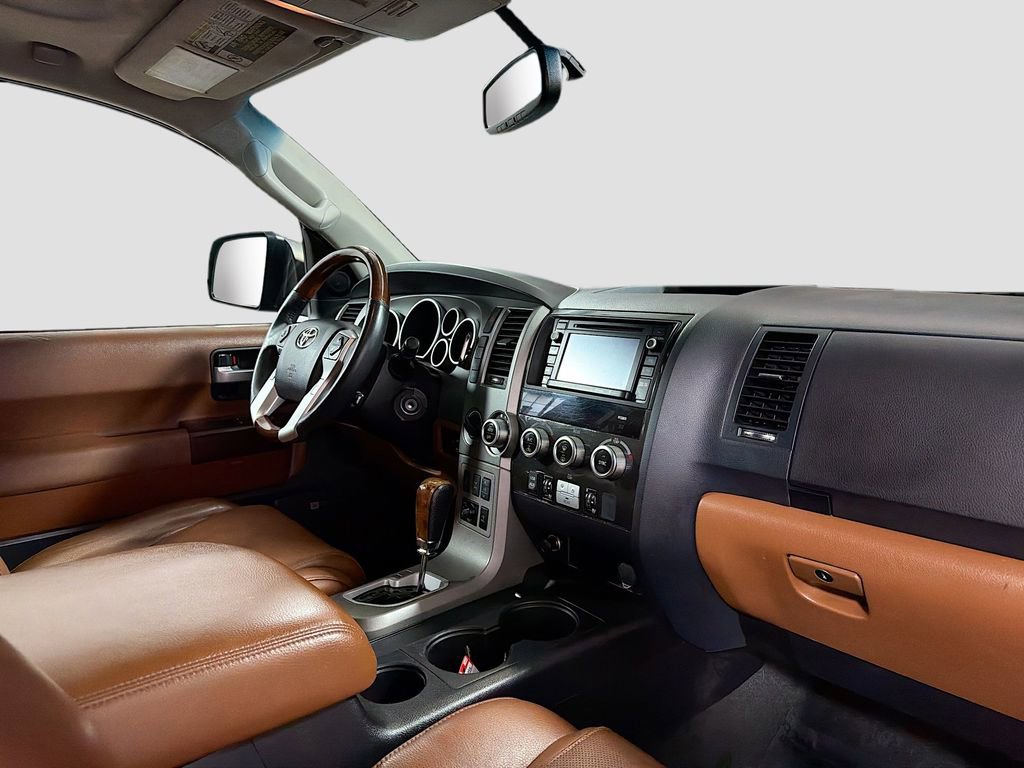 Used 2016 Toyota Sequoia Platinum image 32
